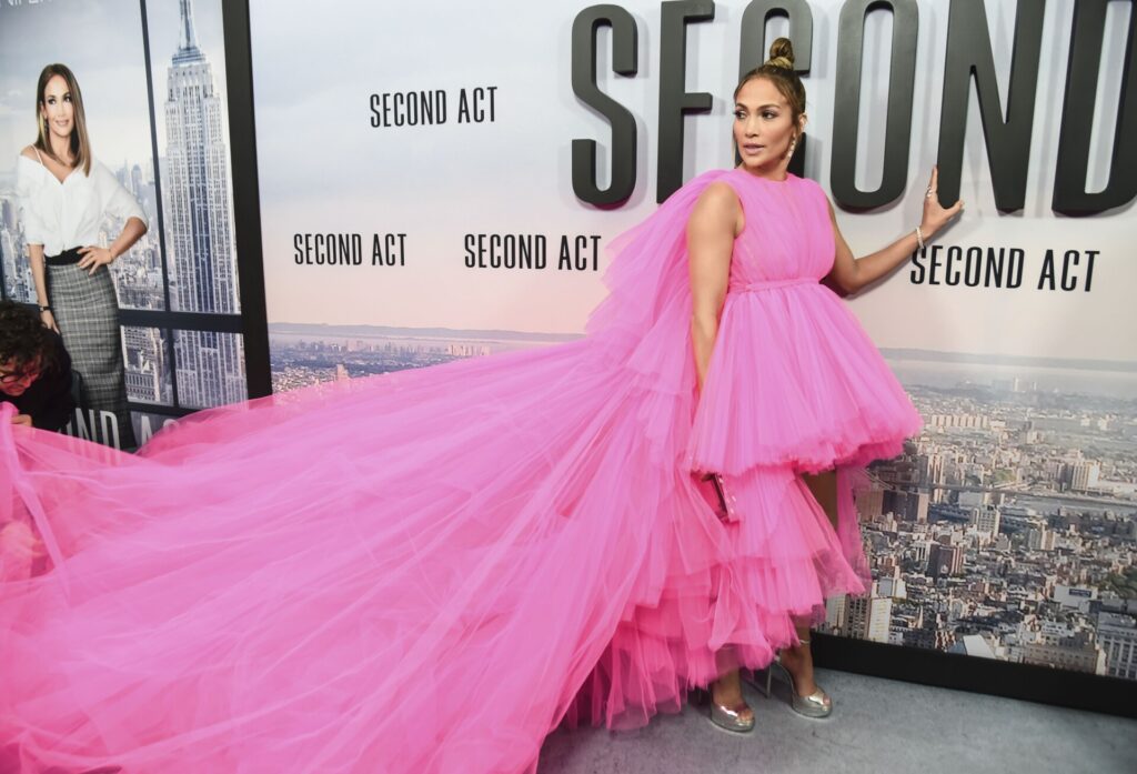 The Story Behind Jennifer Lopez’s Green Versace Dress and Its Impact on Fashion History