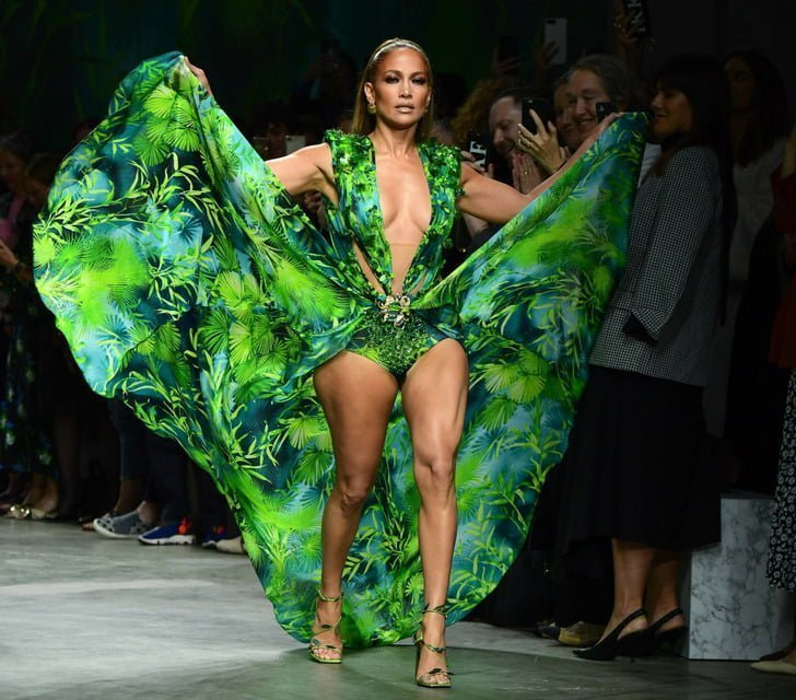 The Story Behind Jennifer Lopez’s Green Versace Dress and Its Impact on Fashion History