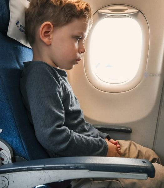 Child on a Plane Passed Me a Note and $10 — It Changed My Life