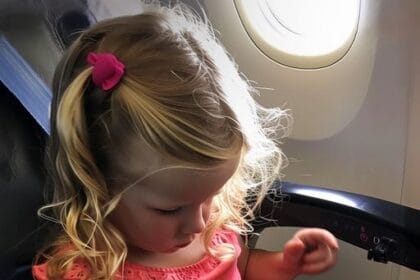 Entitled Mom on the Flight Broke My Daughter’s iPad – She Regretted It Sooner Than I Could Have Imagined