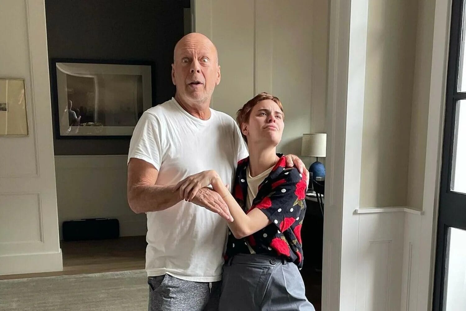 «It’s the last Christmas that he remembers me!» This is how terminally ill Bruce Willis looks and lives now