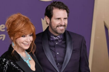 At 69, Reba McEntire wears transparent lace to 2024 ACM Awards, and everyone’s saying the same thing